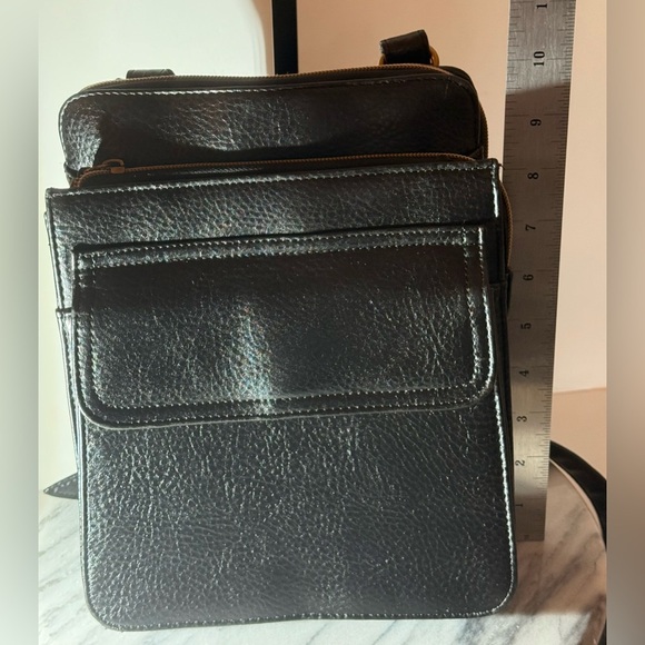 Relic Zip Around Crossbody Black Handbag Vegan Leather Adjustable Strap - Picture 13 of 15